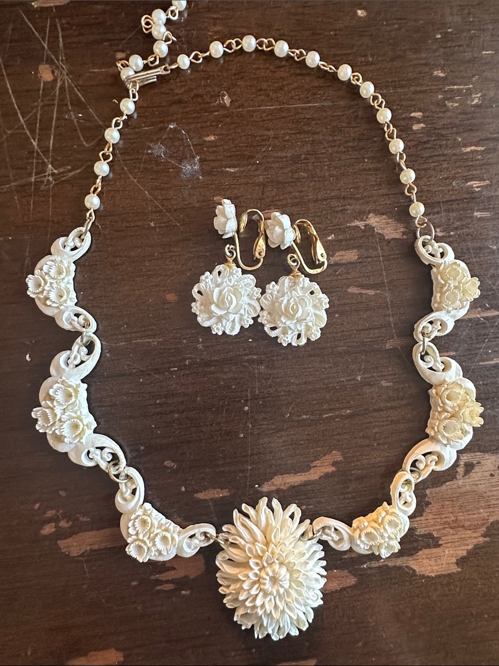 1920’s molded catalin real pearl gold necklace & earrings set